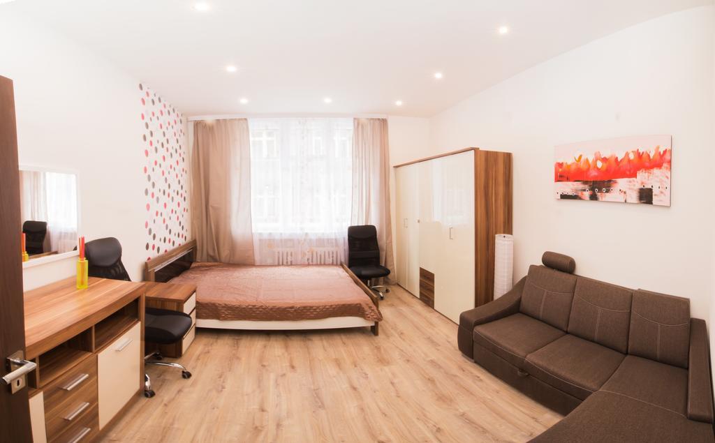 Appartement Ve Smeckach With A Big Terrace